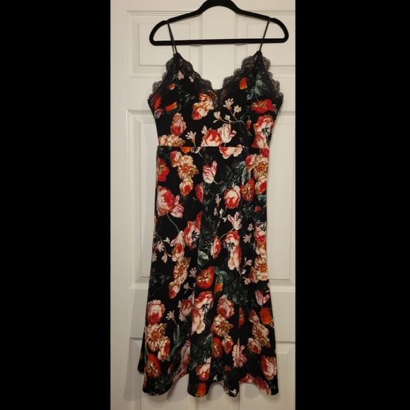 Foxiedox Autumnal Dress - Picture 10 of 16